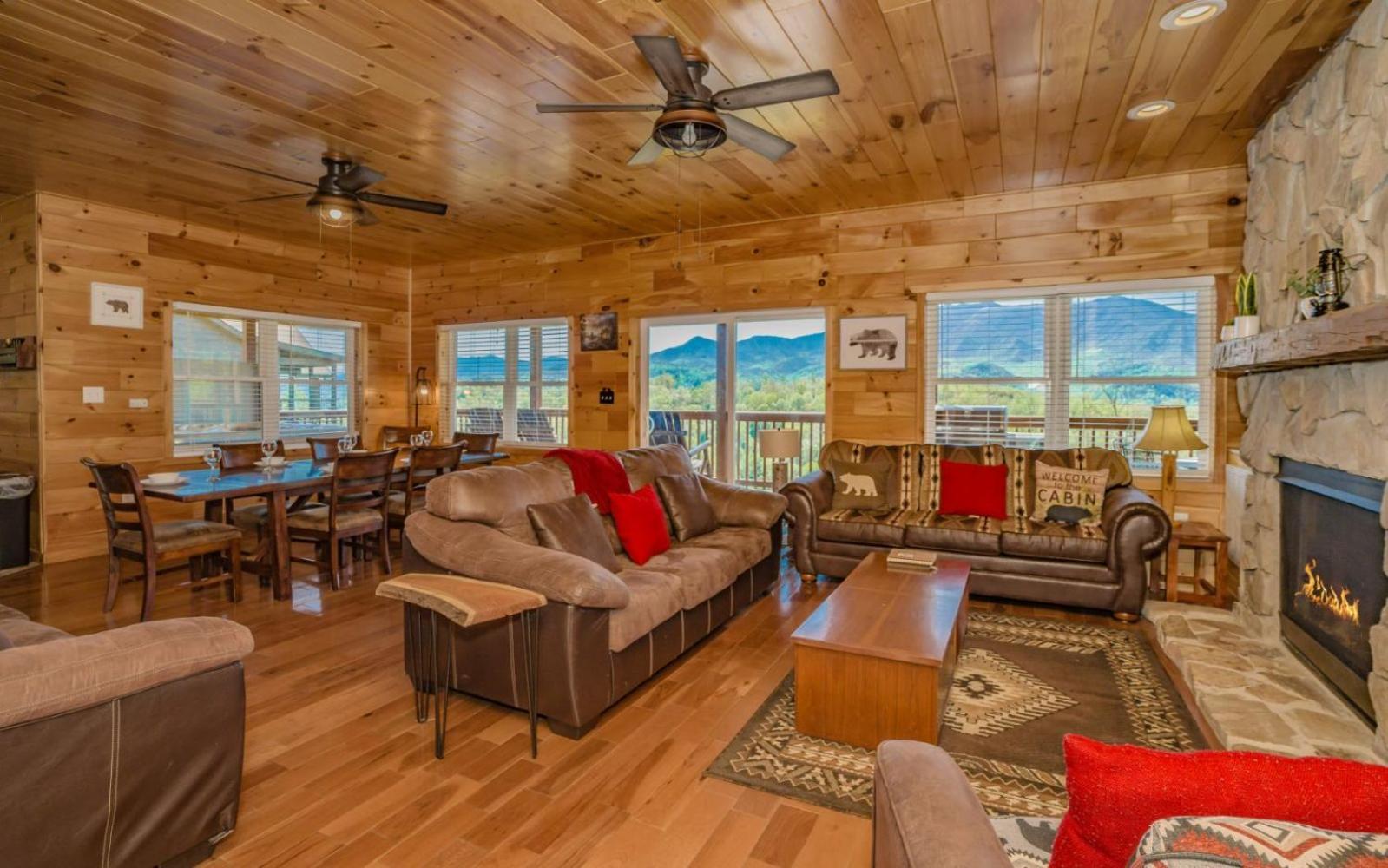גטלינבורג Beartastic Mountain View Lodge מראה חיצוני תמונה